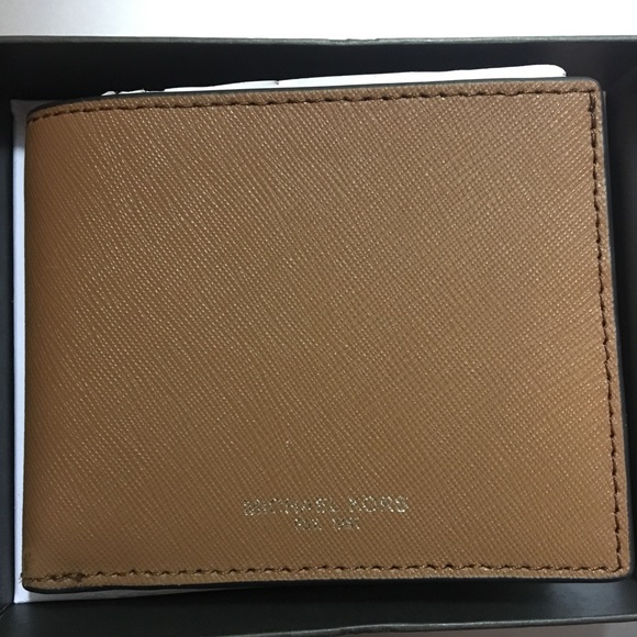 Michael Kors Wallet - Picture 2 of 4